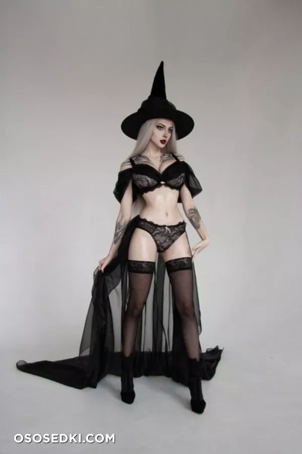 Xenon - Halloween Witch - 8