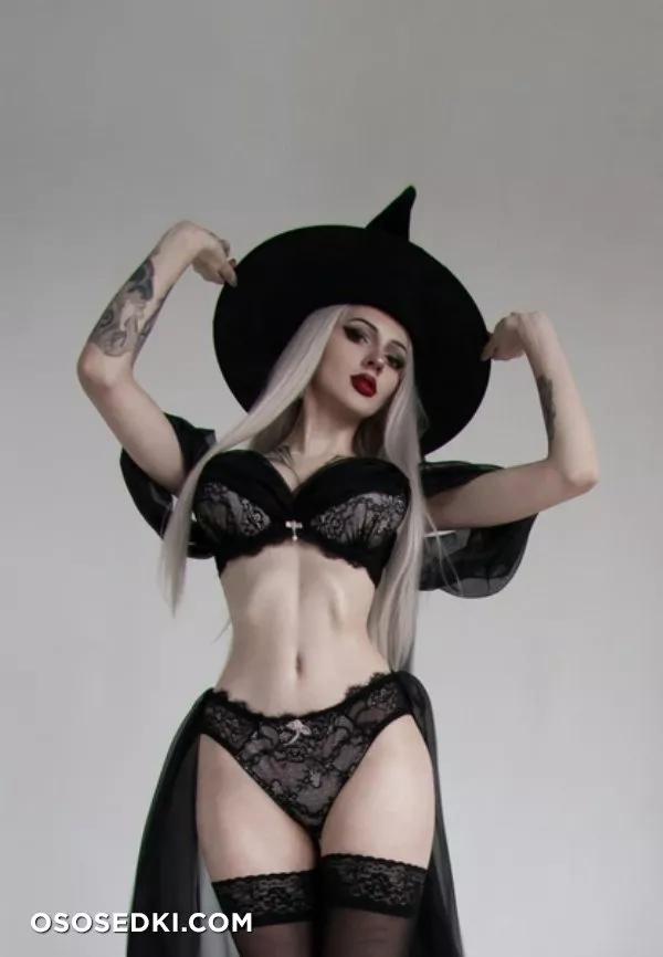 Xenon - Halloween Witch - 17