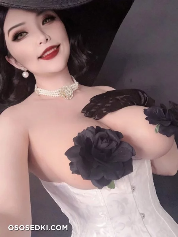 Hana Bunny - Resident Evil - Lady Dimitrescu nude. Onlyfans, Patreon leaked 16 nude photos and videos